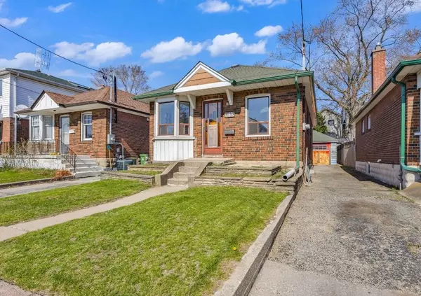 1033 Greenwood AVE #BSMNT, Toronto E03, ON M4J 4C9