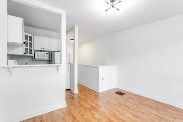 Toronto E02, ON M4E 1T3,1011 Kingston RD #2nd Flr