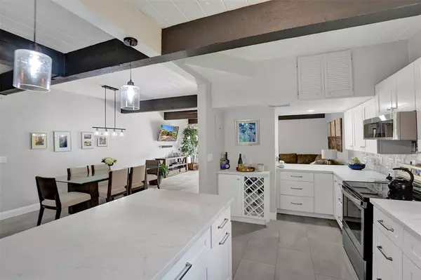 Plantation, FL 33324,700 E COCO PLUM CR #8