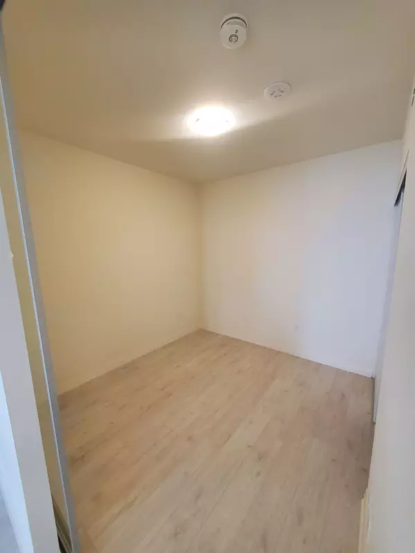 Vaughan, ON L4K 0M6,8960 Jane ST #2522