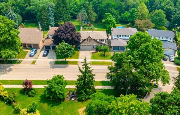 2445 Cavendish DR, Burlington, ON L7P 3T7