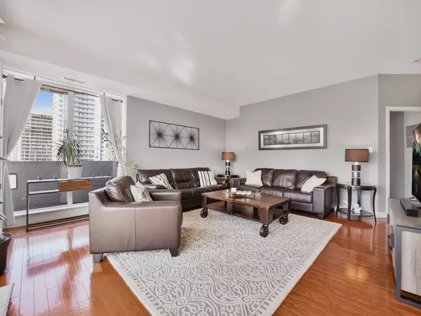 Hamilton, ON L8P 3K6,67 Caroline ST S #17D