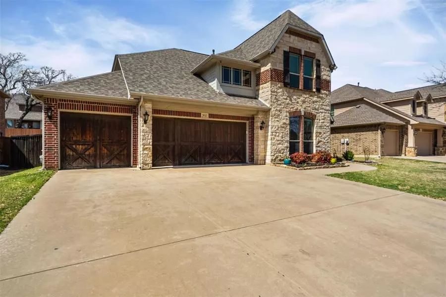 952 Tara Drive, Burleson, TX 76028