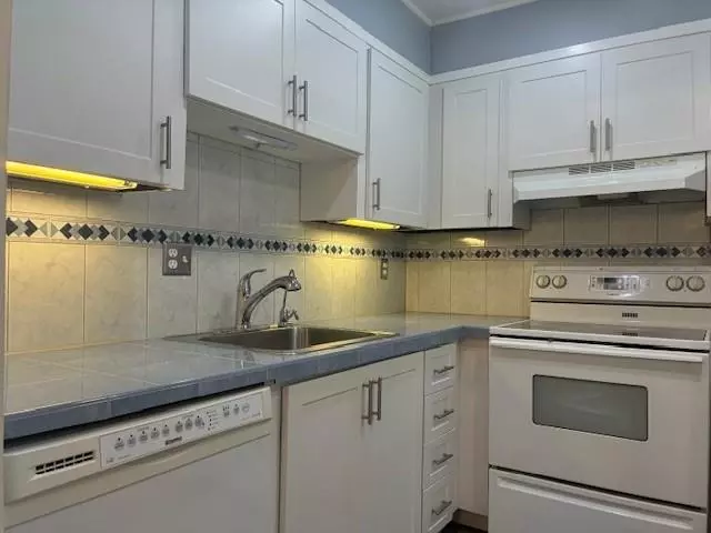2831 Somerset Dr #106, Lauderdale Lakes, FL 33311