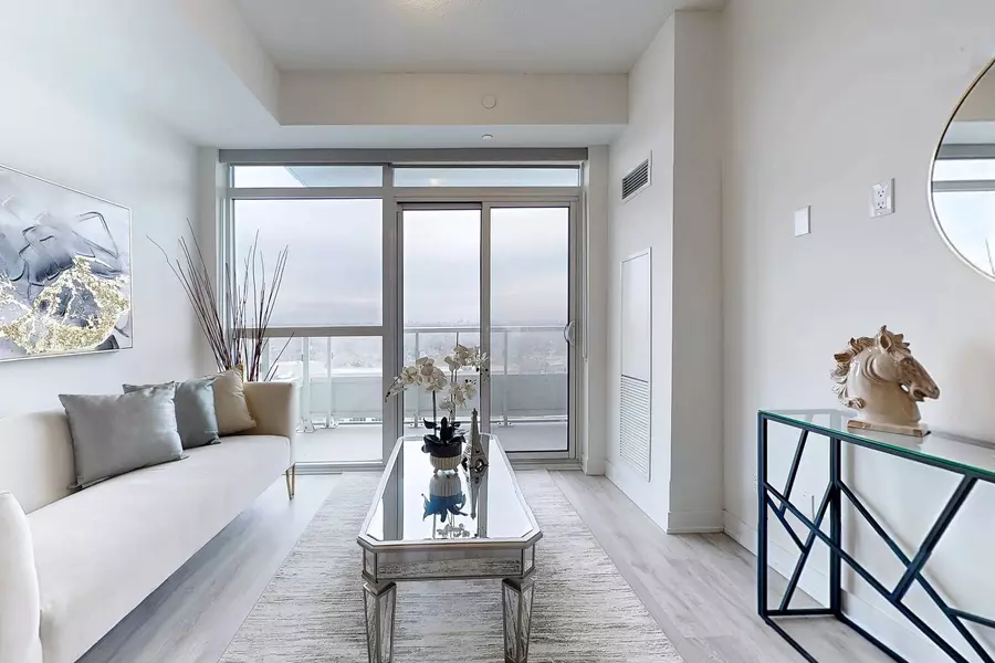 251 Manitoba ST #2011, Toronto W06, ON M8Y 0C7