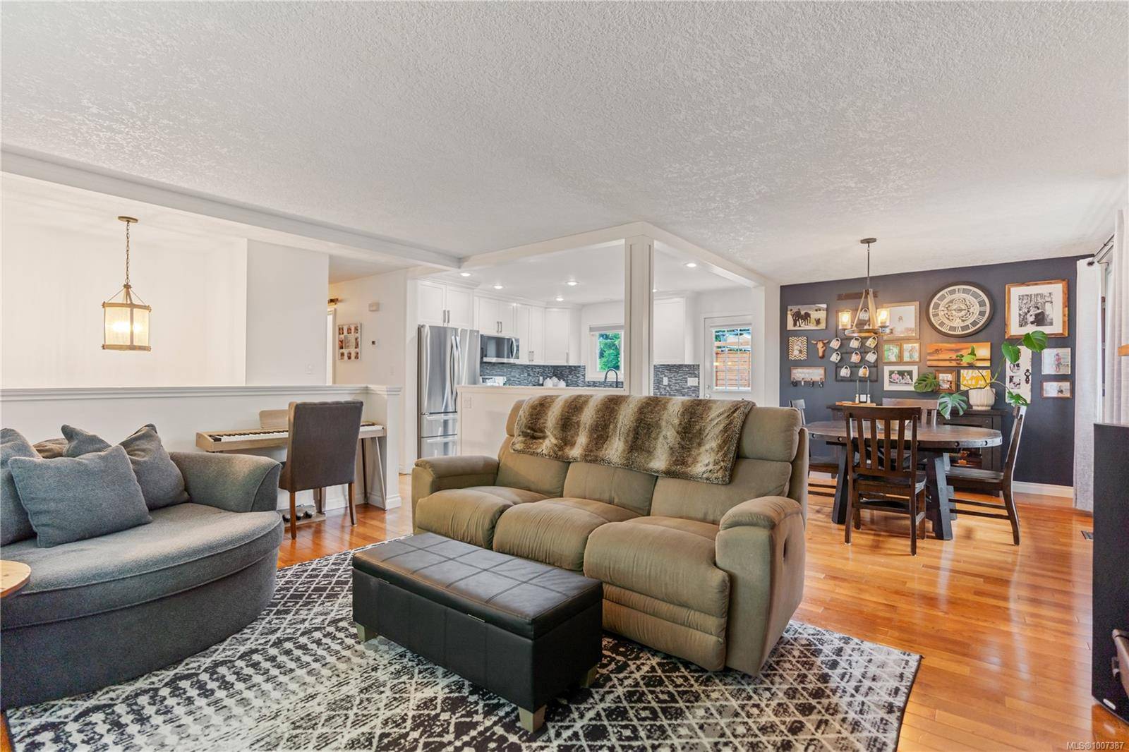 Central Saanich, BC V8M 1E6,1064 Verdier Ave
