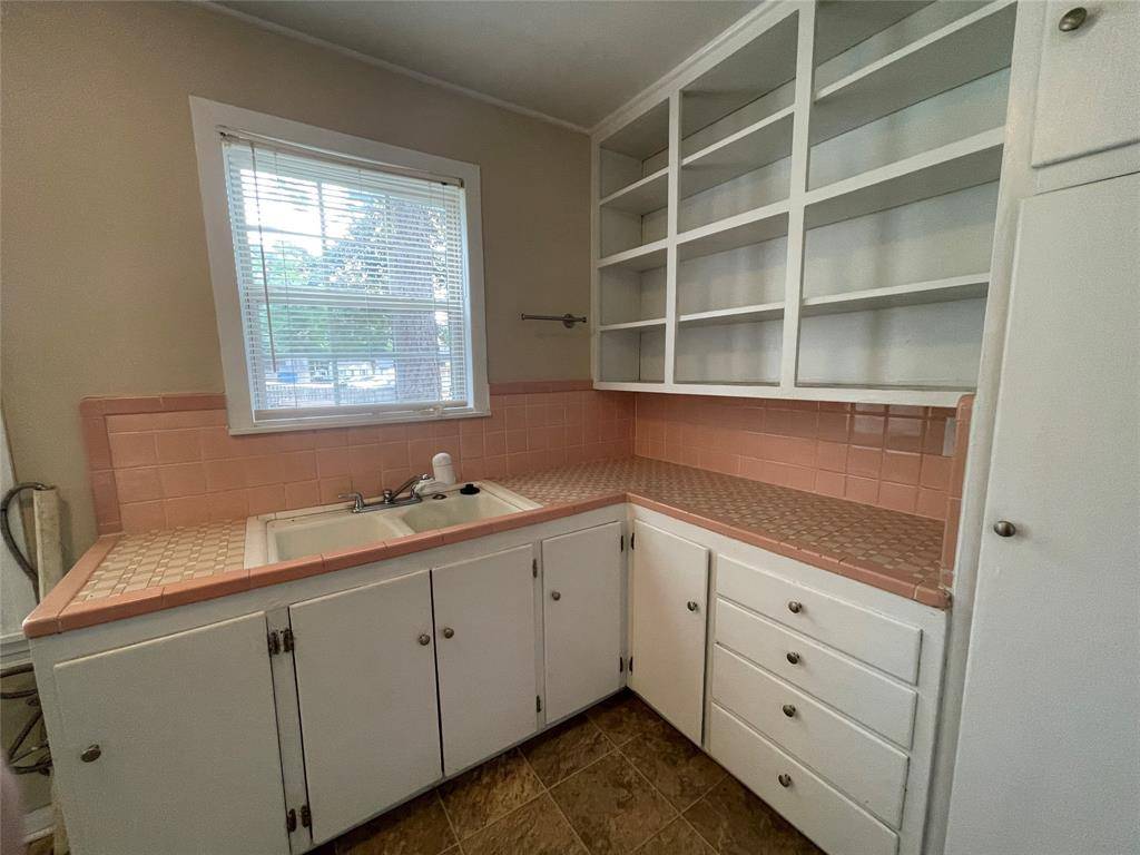 Shreveport, LA 71106,833 Evangeline Place