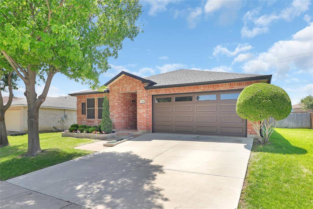 700 Harris Ridge Drive, Arlington, TX 76002