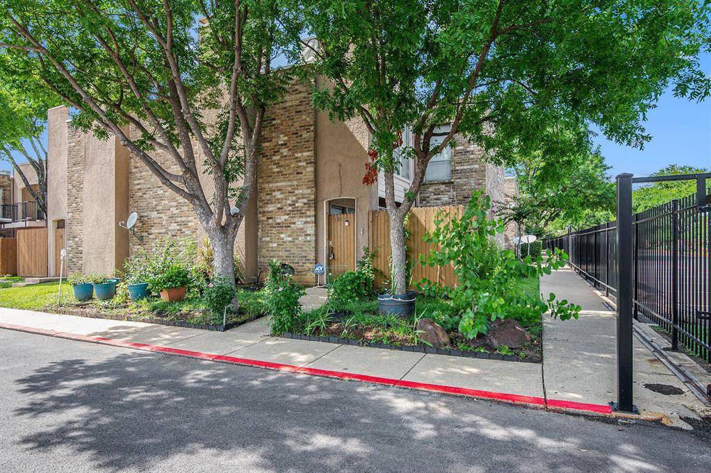 Fort Worth, TX 76112,1106 Country Club Lane #101