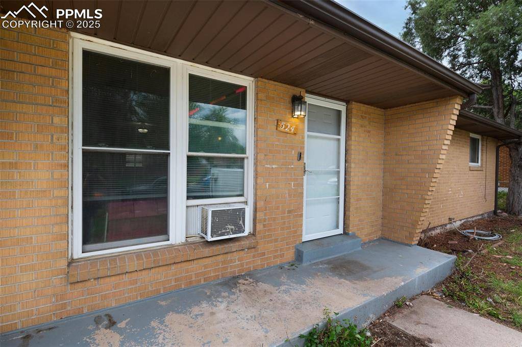 Colorado Springs, CO 80910,524 Winnepeg DR