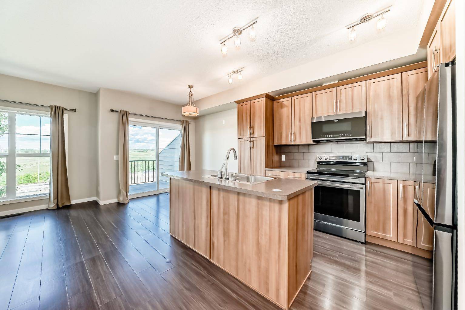 Cochrane, AB T4C 0B4,101 Sunset DR #611