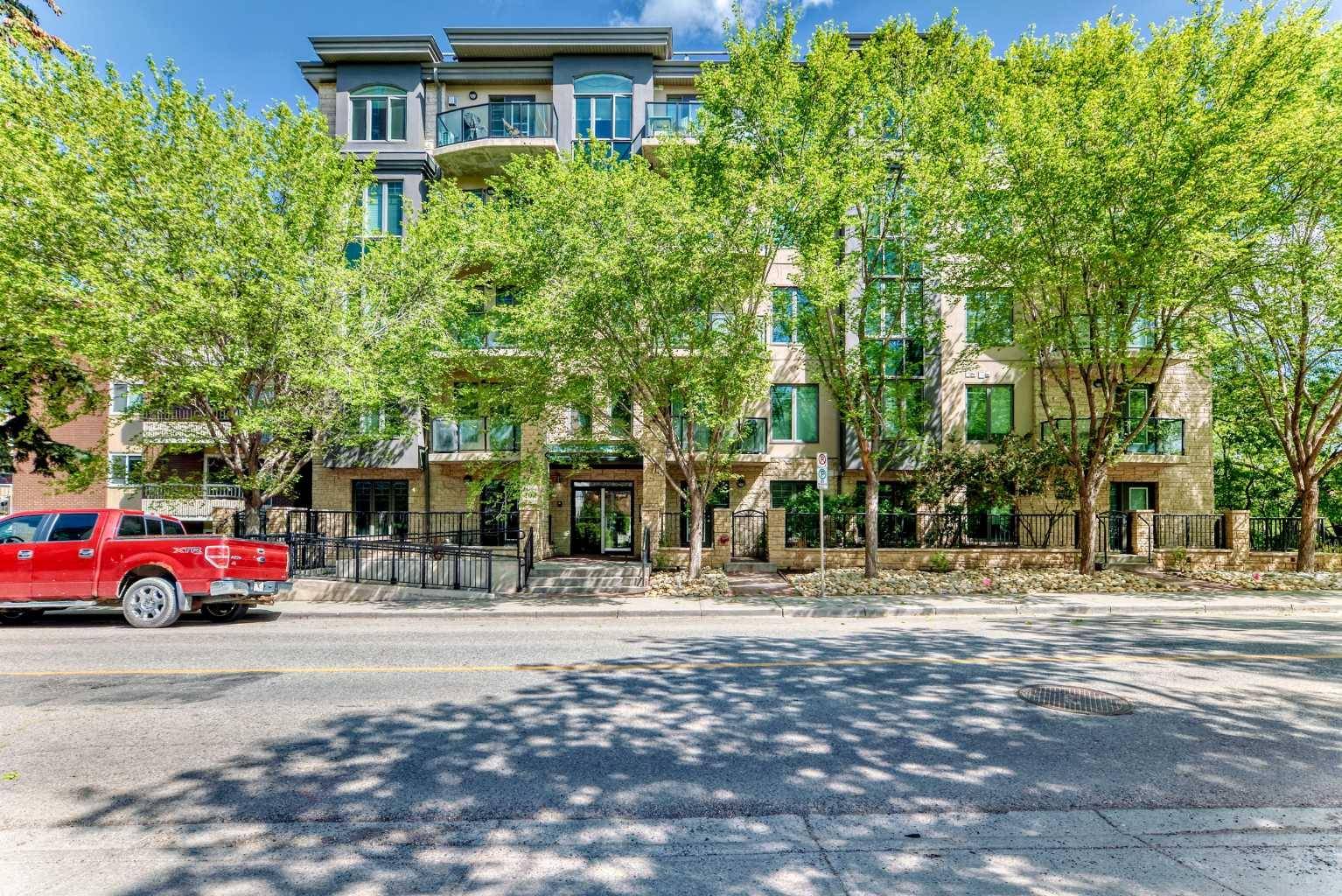 Calgary, AB T2S 0K9,108 25 AVE SW #401
