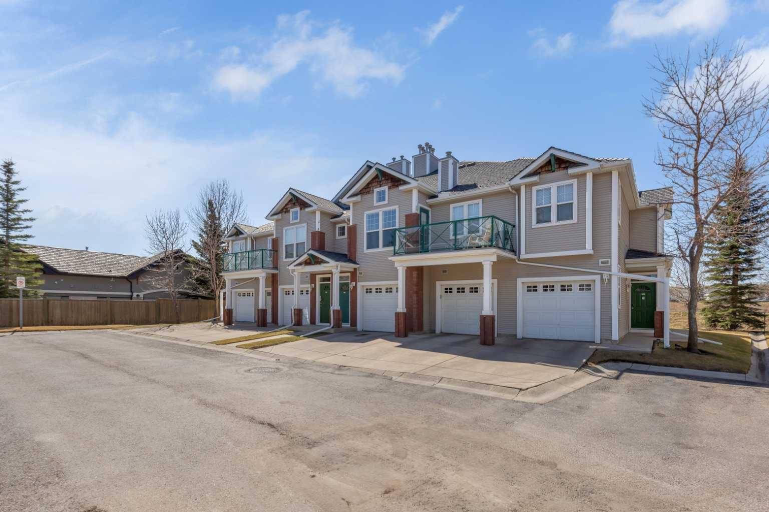 39 Hidden Creek PL NW #304, Calgary, AB T3A 6B9