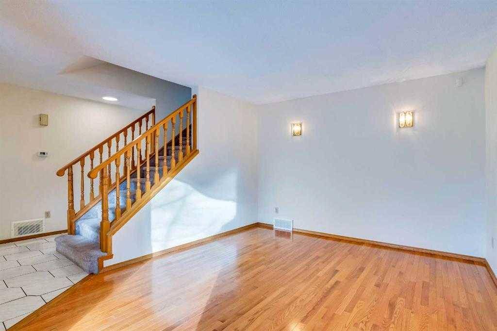 Calgary, AB T3K 3M2,1024 Santana RD NW