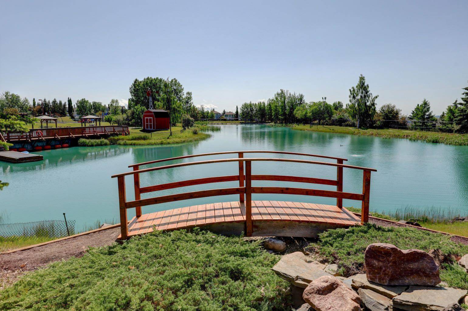 Calgary, AB T3G 5B9,138 Rocky Vista CIR NW