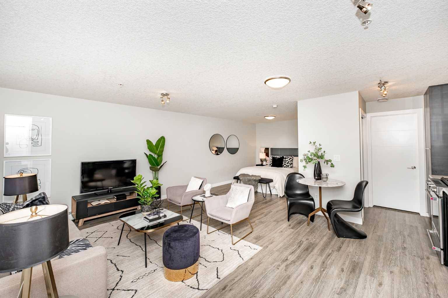 Calgary, AB T3E 8A9,95 Burma Star RD SW #2309