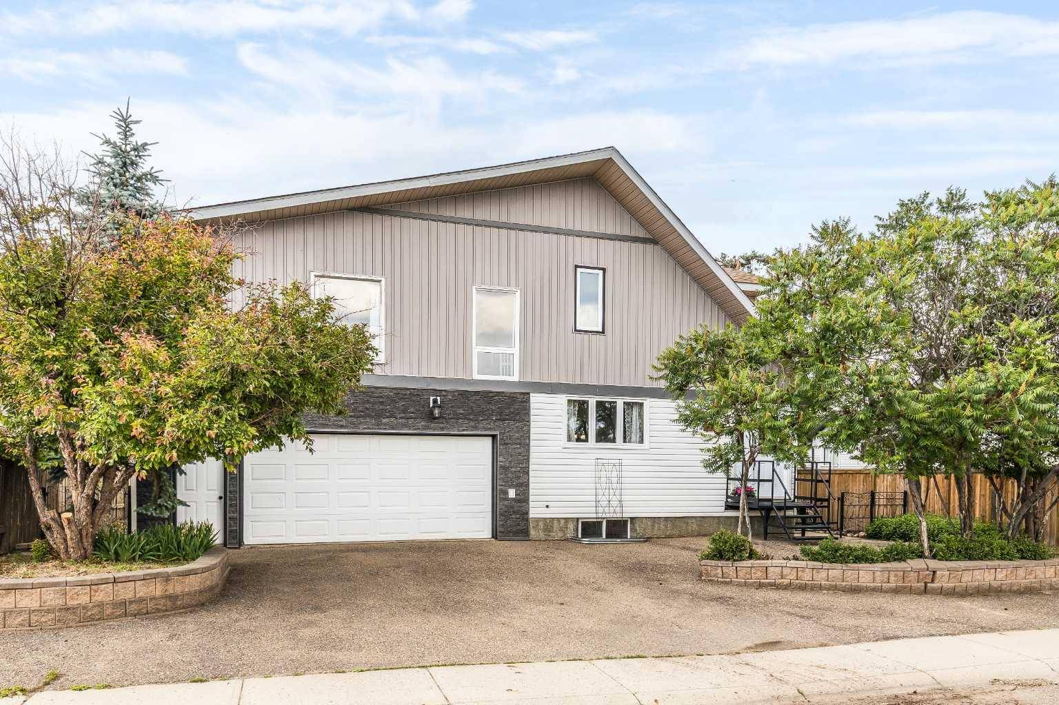 914 3 ST Southwest, Redcliff, AB T0J 2P0