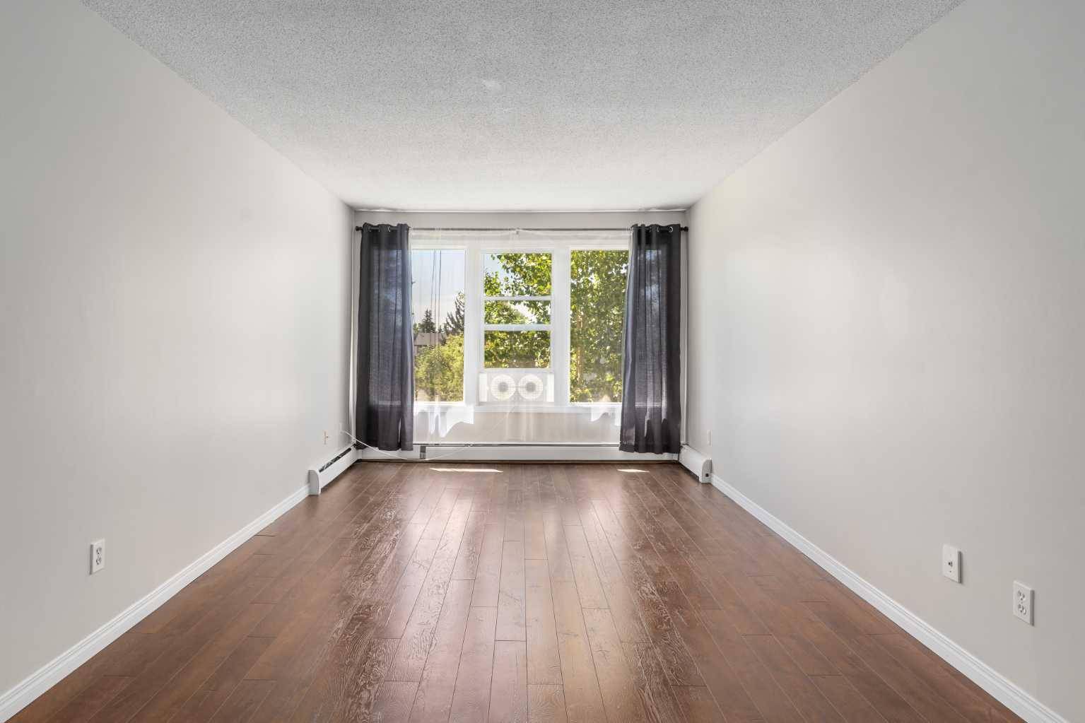 Airdrie, AB T4A 1Z7,101 Big Hill WAY SE #221