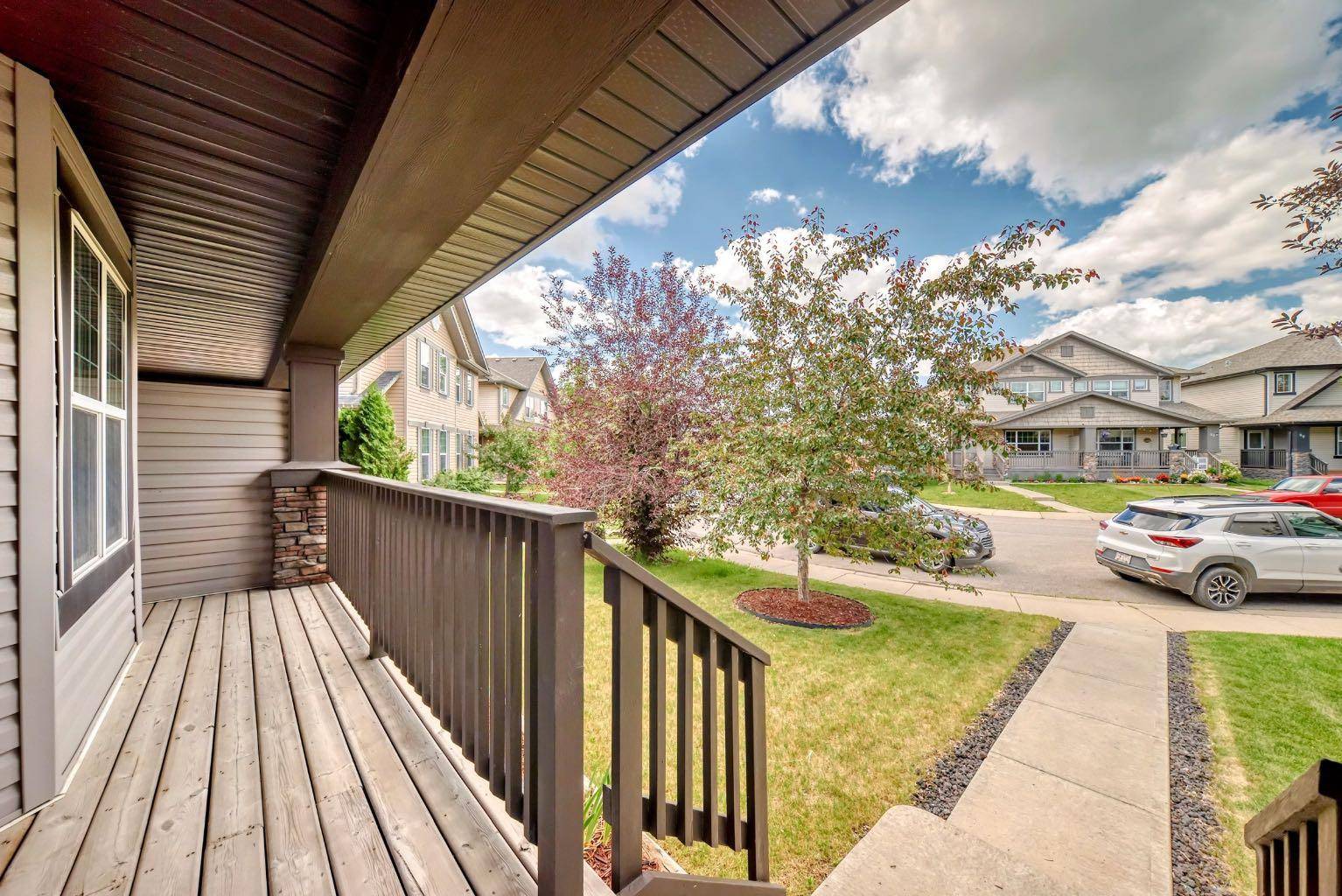 Airdrie, AB T4B 0H7,79 LUXSTONE PT SW