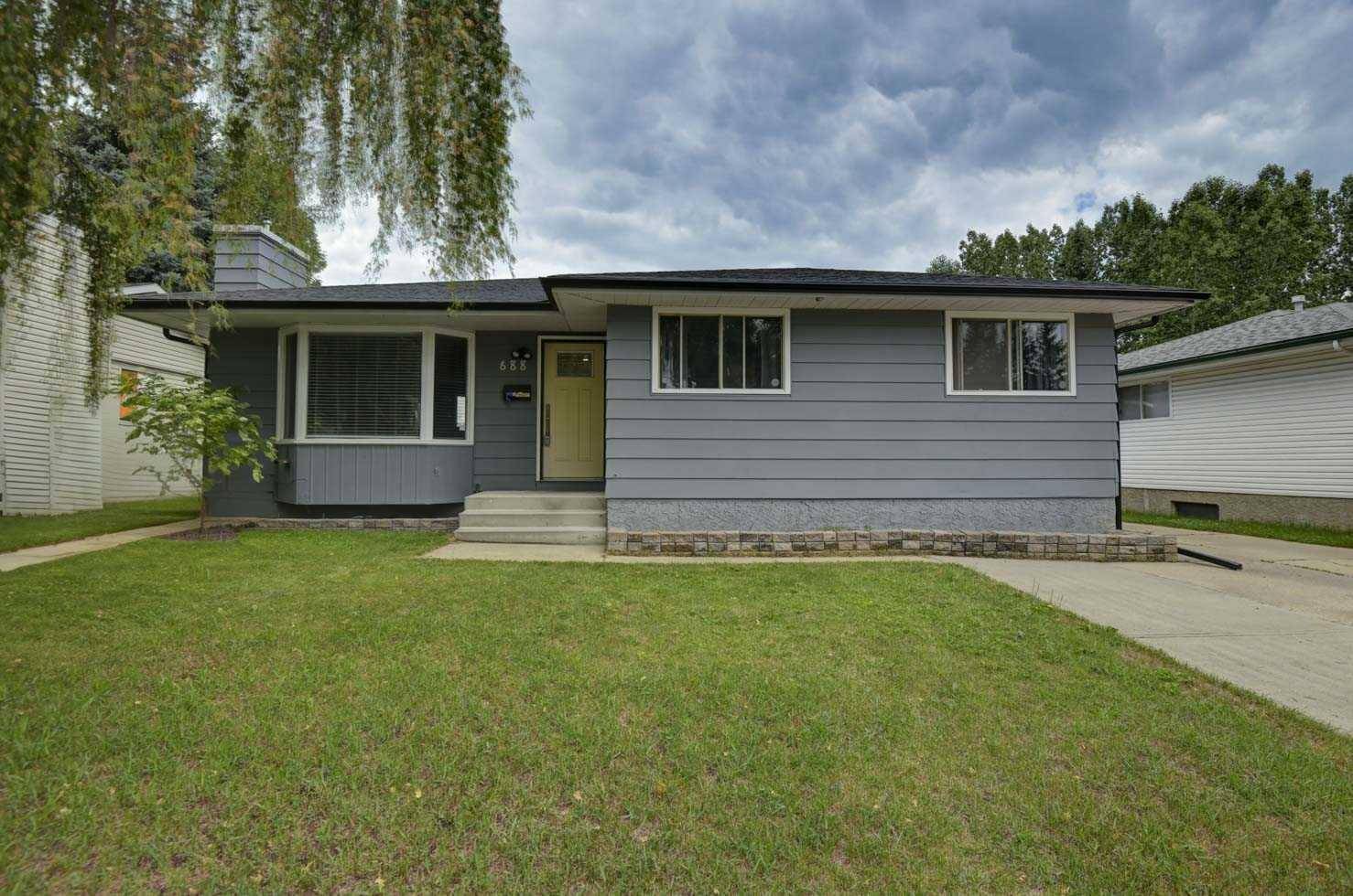 688 Cedarille WAY SW, Calgary, AB T2W 2G7