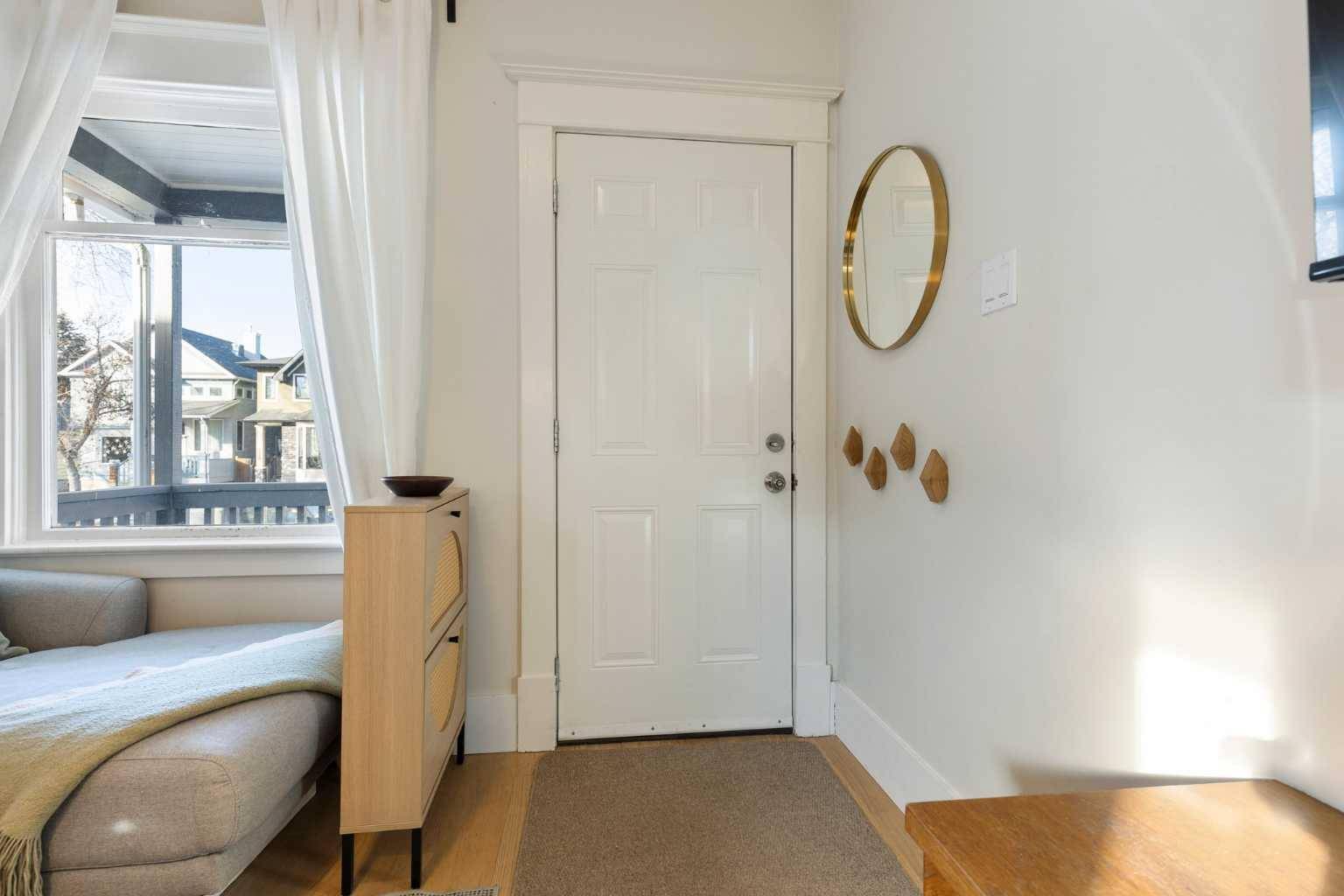 Calgary, AB T2M0T4,317 18 AVE Northwest