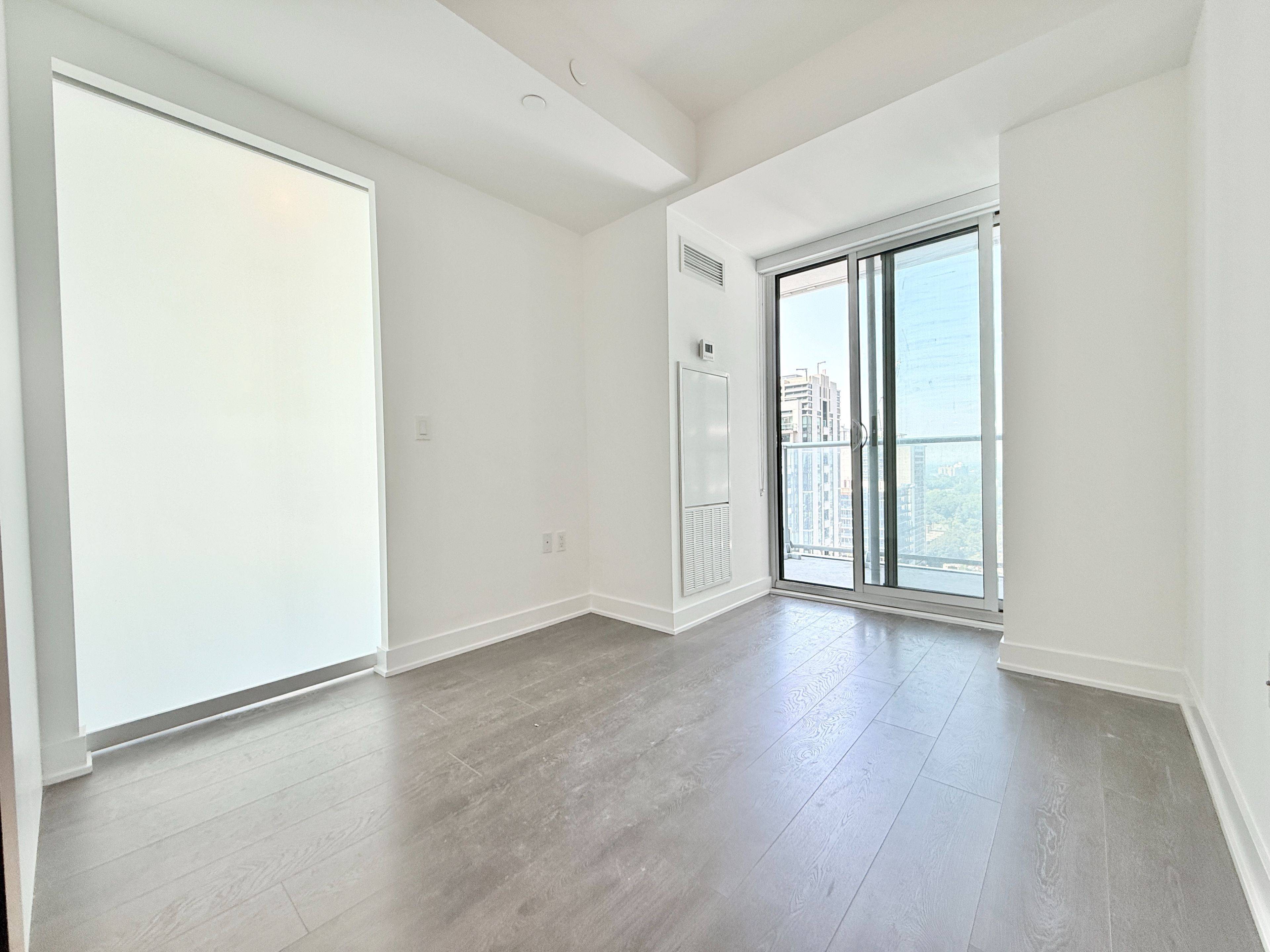 Toronto C10, ON M4P 0E4,195 Redpath AVE #1912