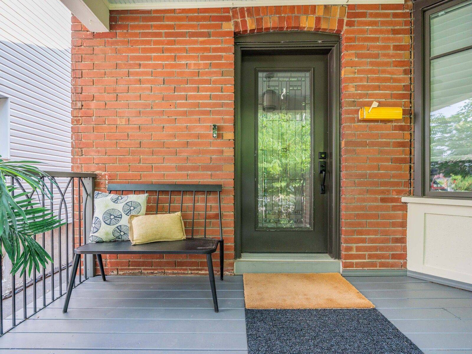 33 Holland Park AVE, Toronto C03, ON M6C 1M2