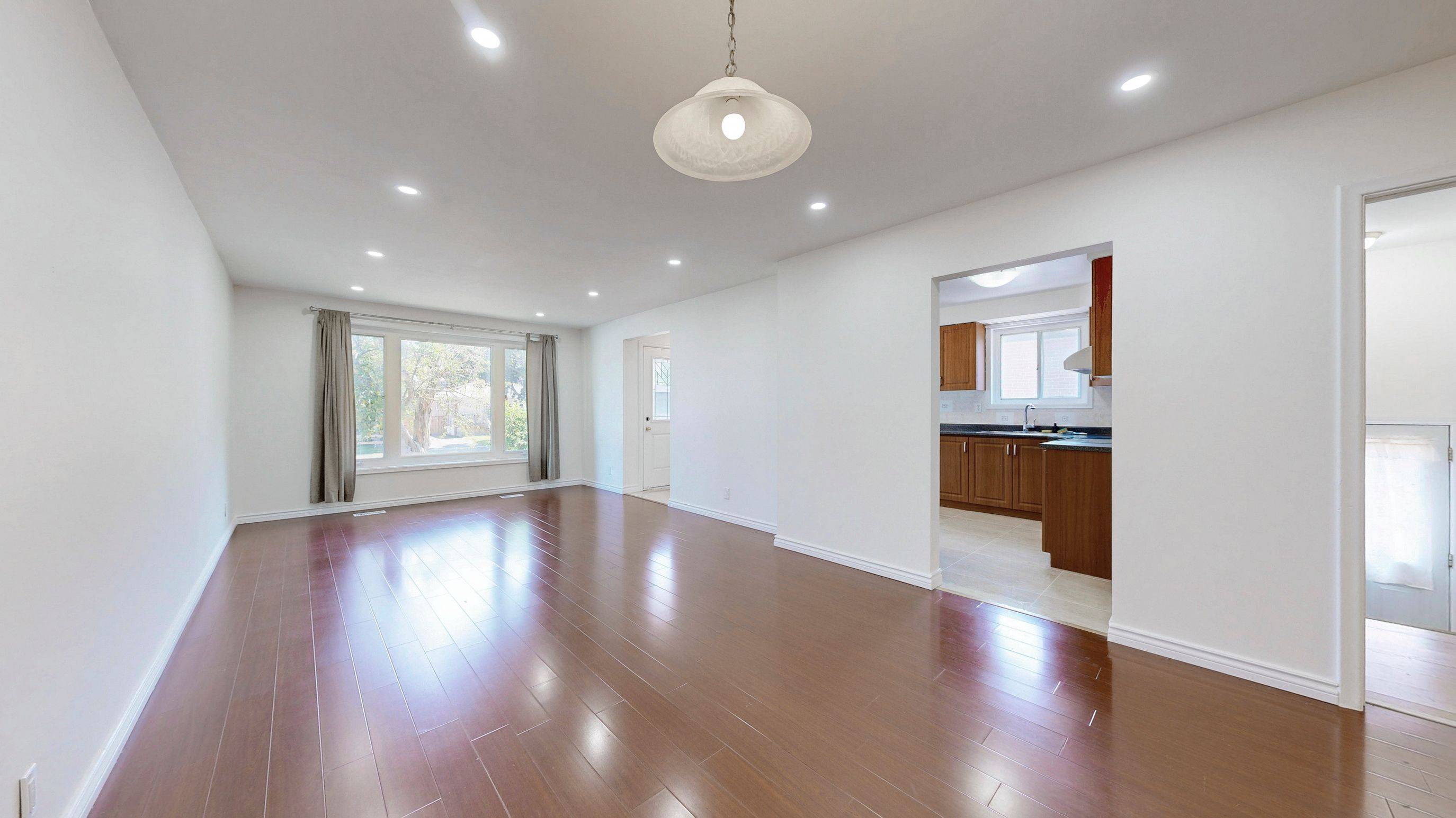 Pickering, ON L1W 1K6,1356 Tatra DR