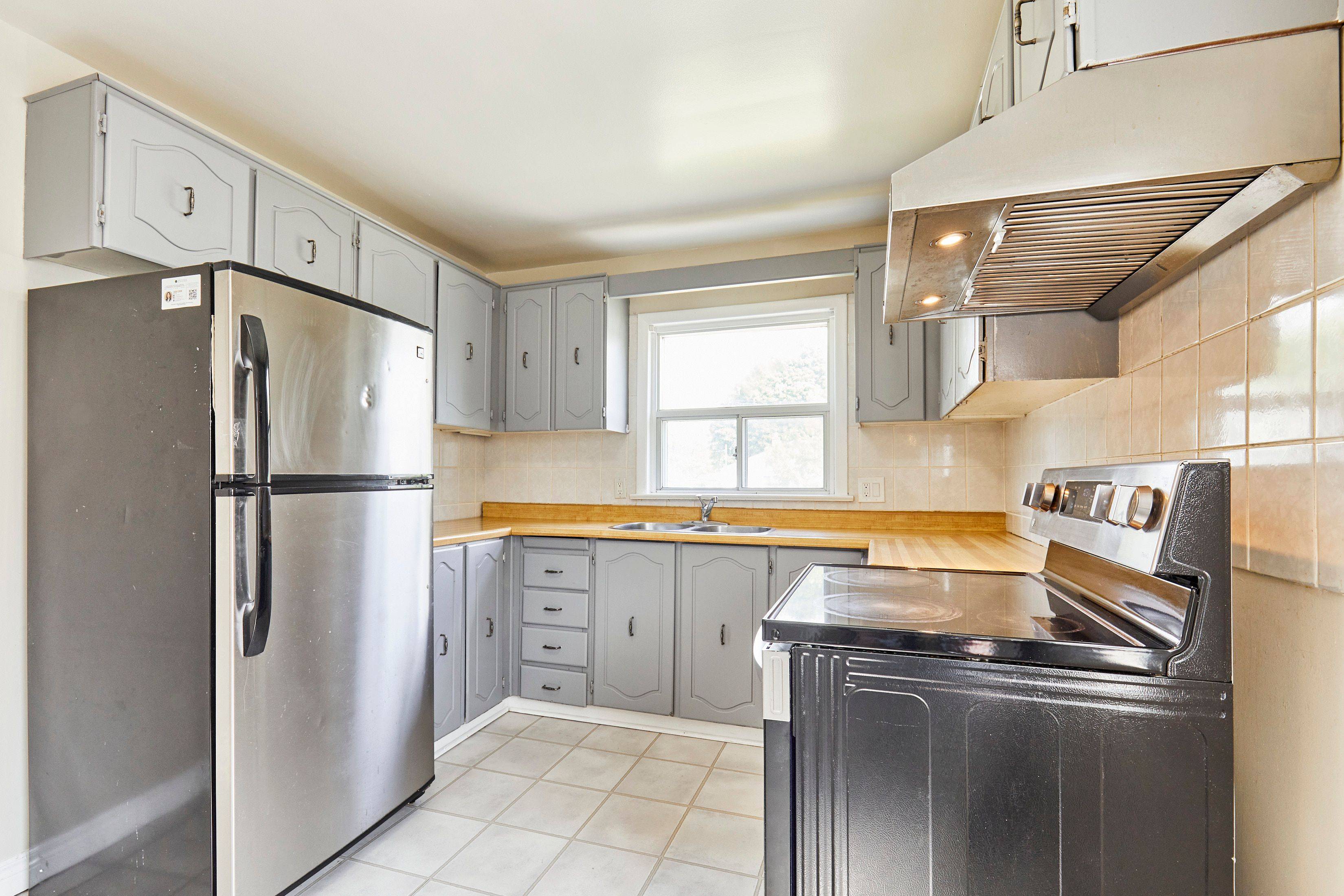 Oshawa, ON L1J 1W3,211 Marquette AVE