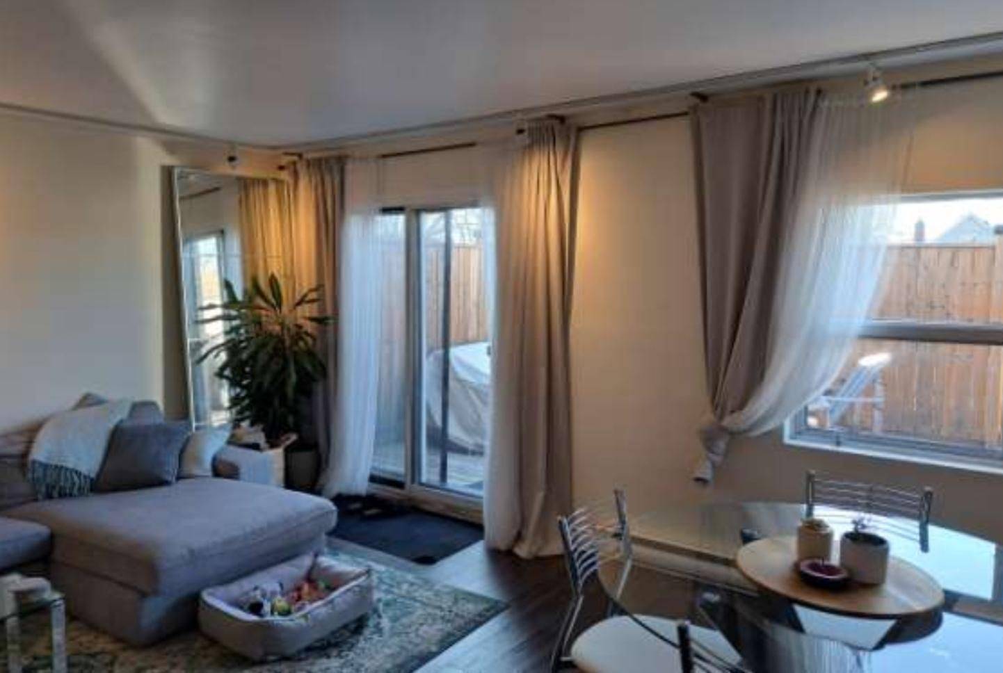 219 Danforth AVE #3, Toronto E01, ON M4K 1N7