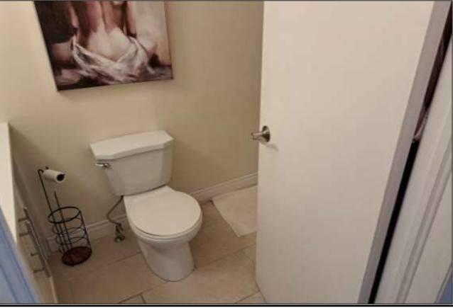 Toronto E01, ON M4K 1N7,219 Danforth AVE #3