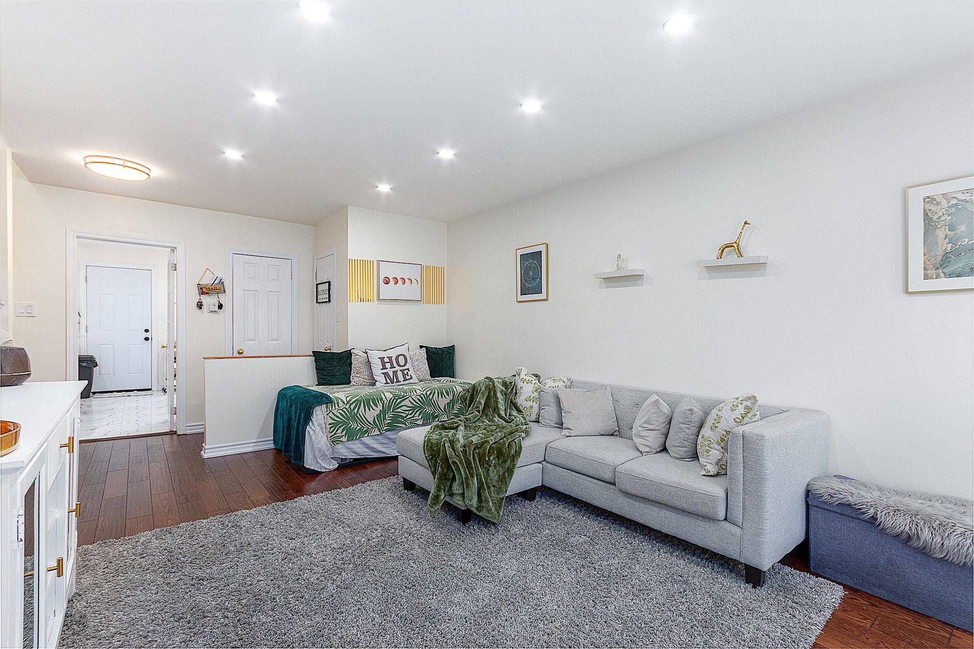 Pickering, ON L1W 1V6,839 Modlin RD