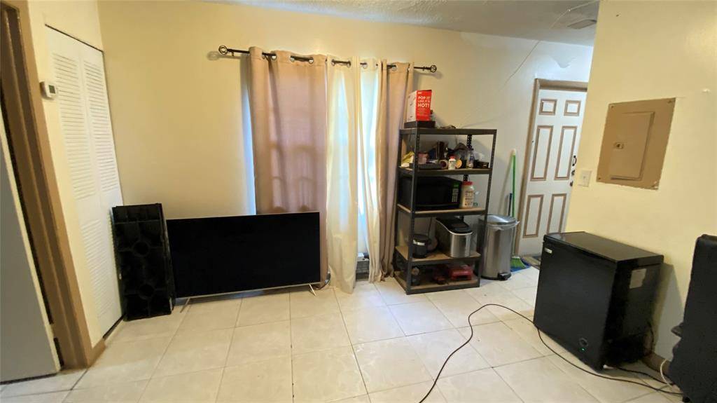 Fort Lauderdale, FL 33311,1126 NW 4TH AV