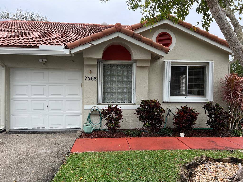 7568 Pinewalk Dr, Margate, FL 33063