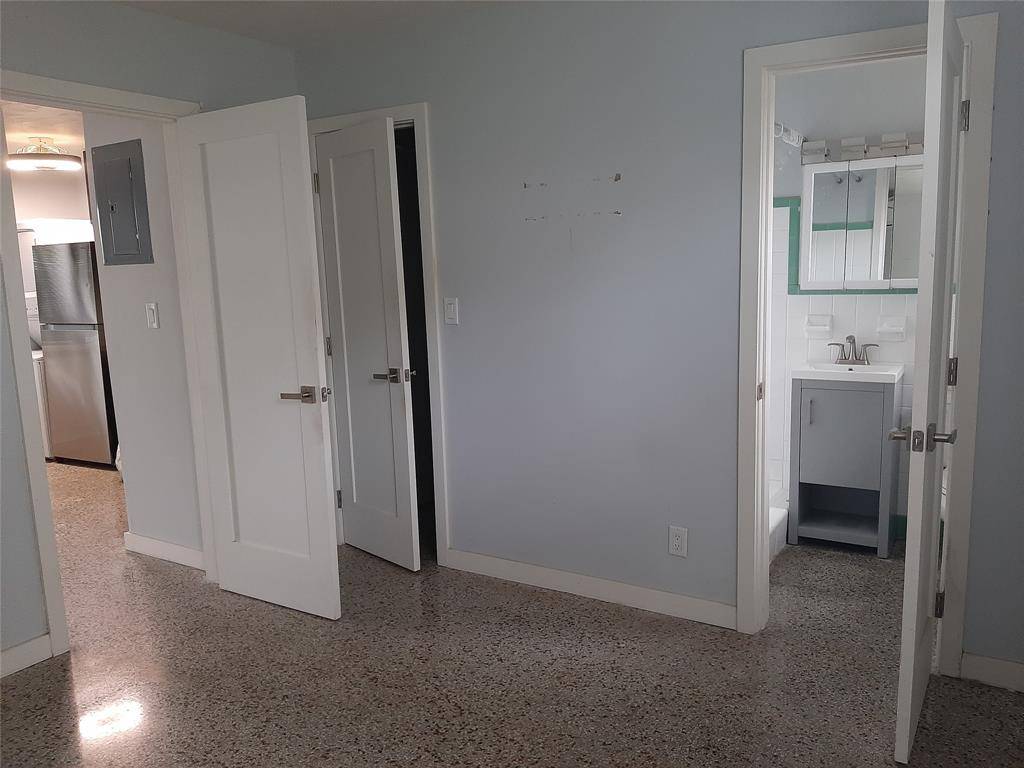 Fort Lauderdale, FL 33305,301 NE 23rd St #3