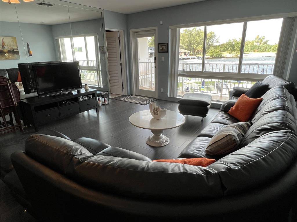 Pompano Beach, FL 33062,999 N Riverside Dr #9