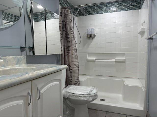 Lauderdale Lakes, FL 33311,2831 Somerset Dr #106