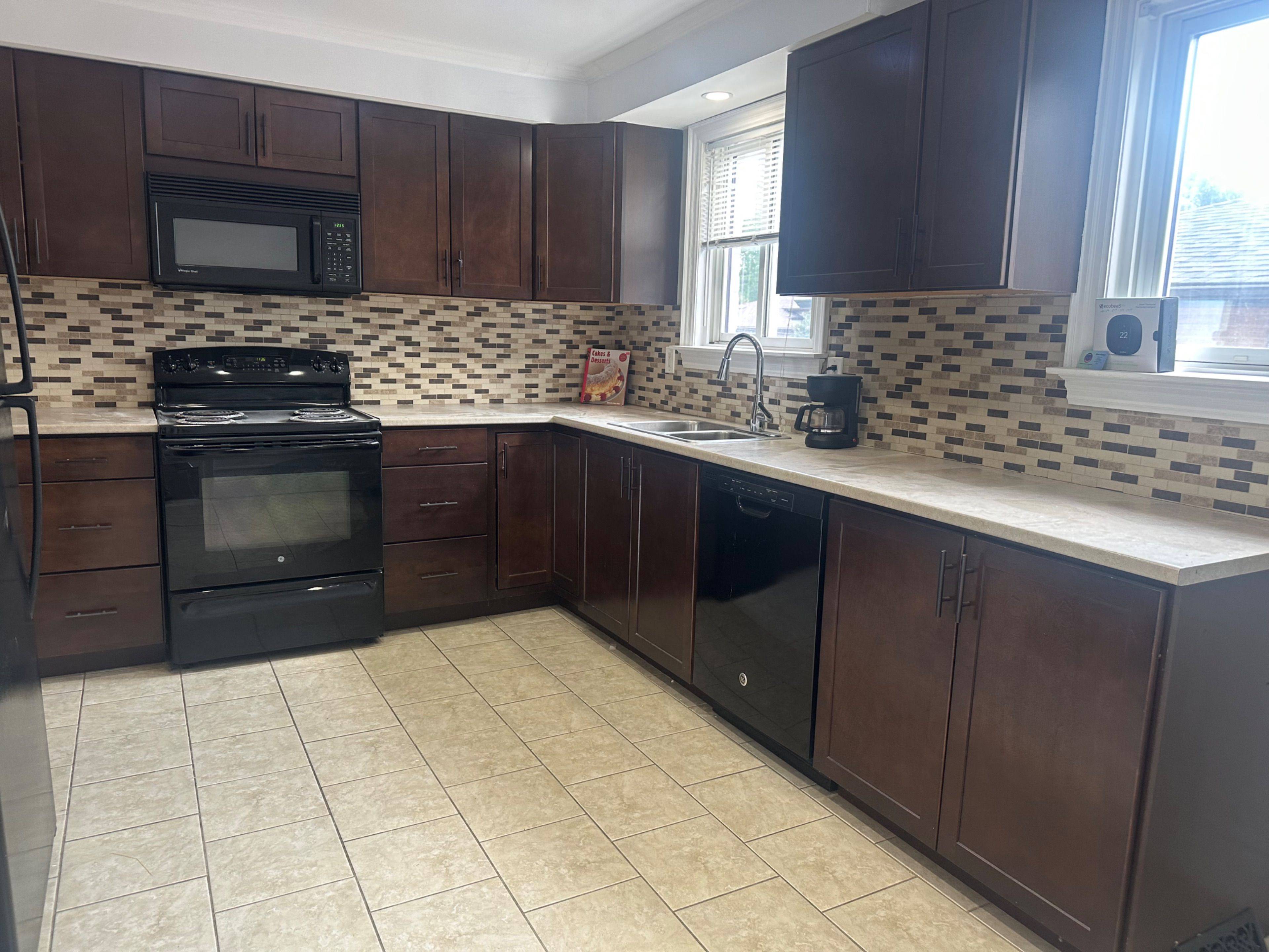 Orangeville, ON L9W 3E6,77 Burbank CRES #Upper