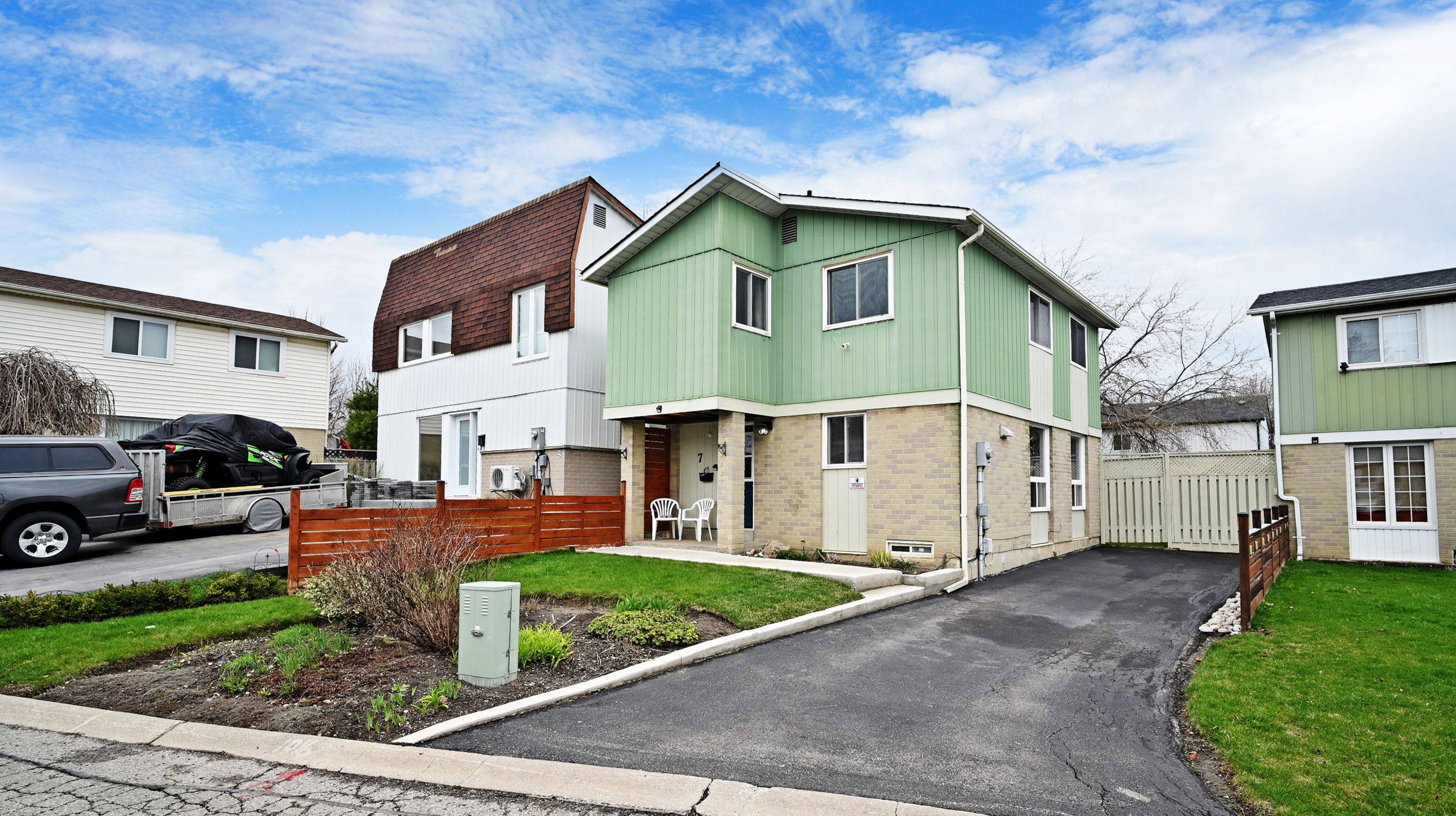 Brampton, ON L6S 1X5,7 Hamlet CT