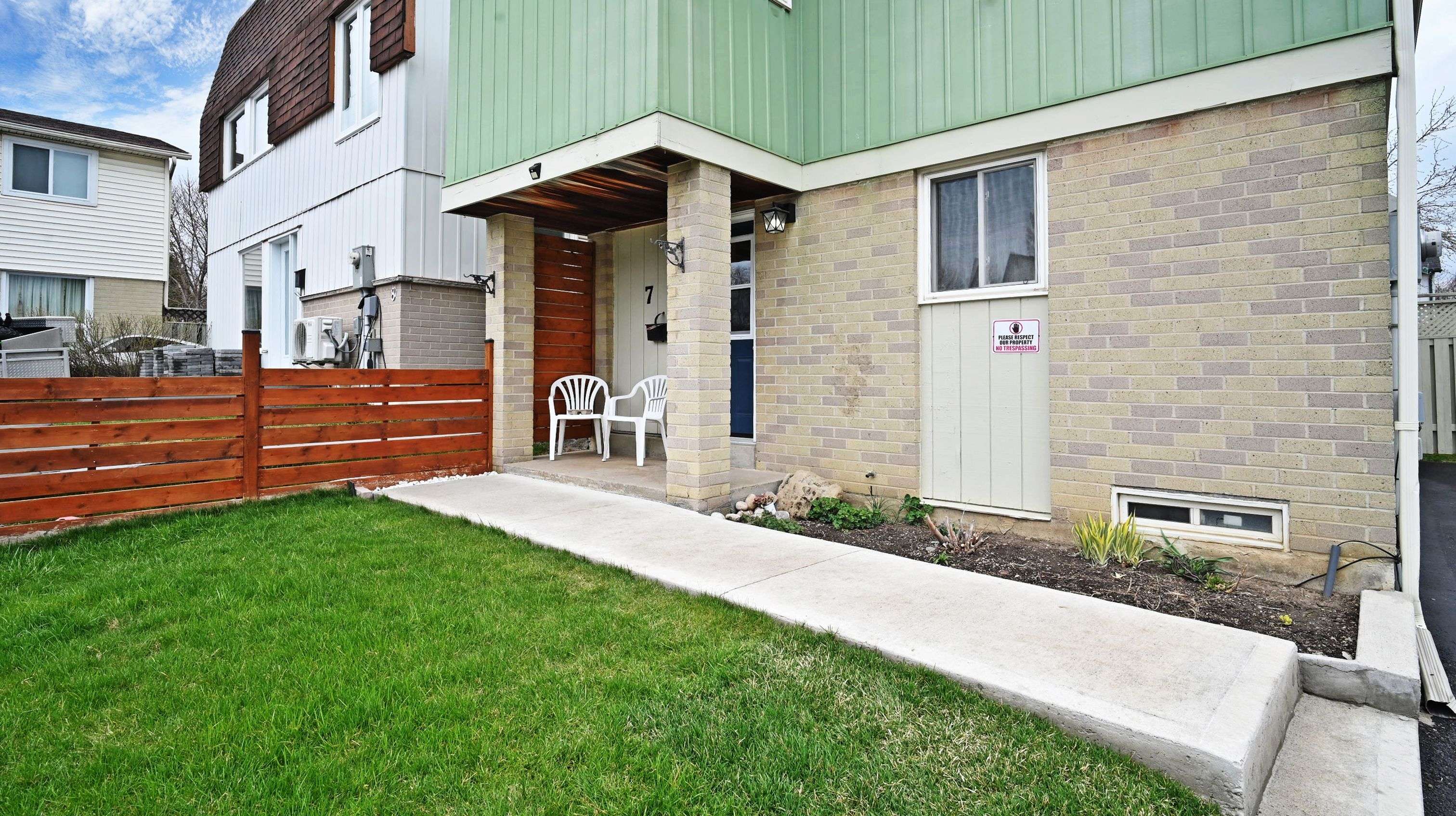 Brampton, ON L6S 1X5,7 Hamlet CT