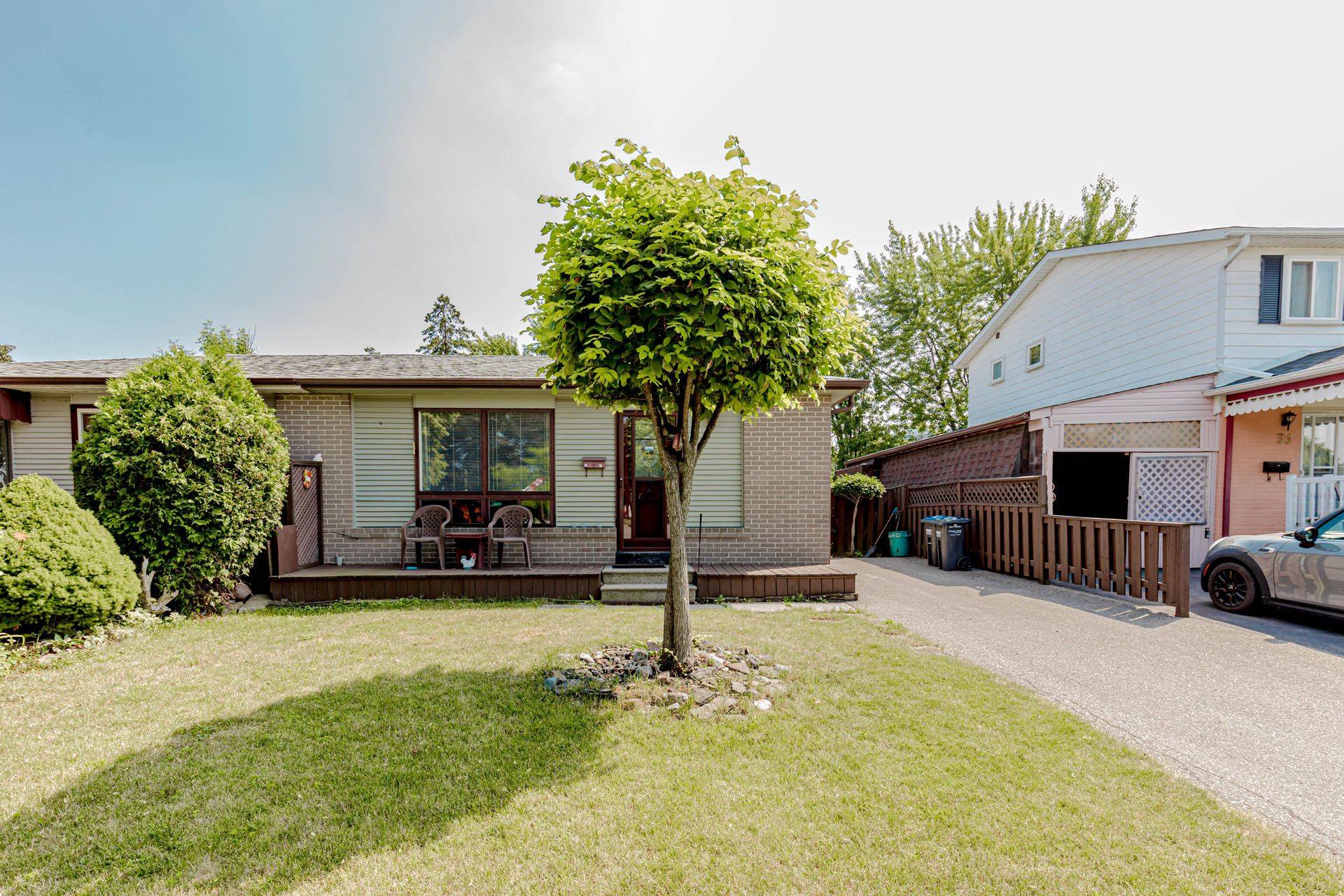 Brampton, ON L6T 3J5,31 Fallingdale CRES