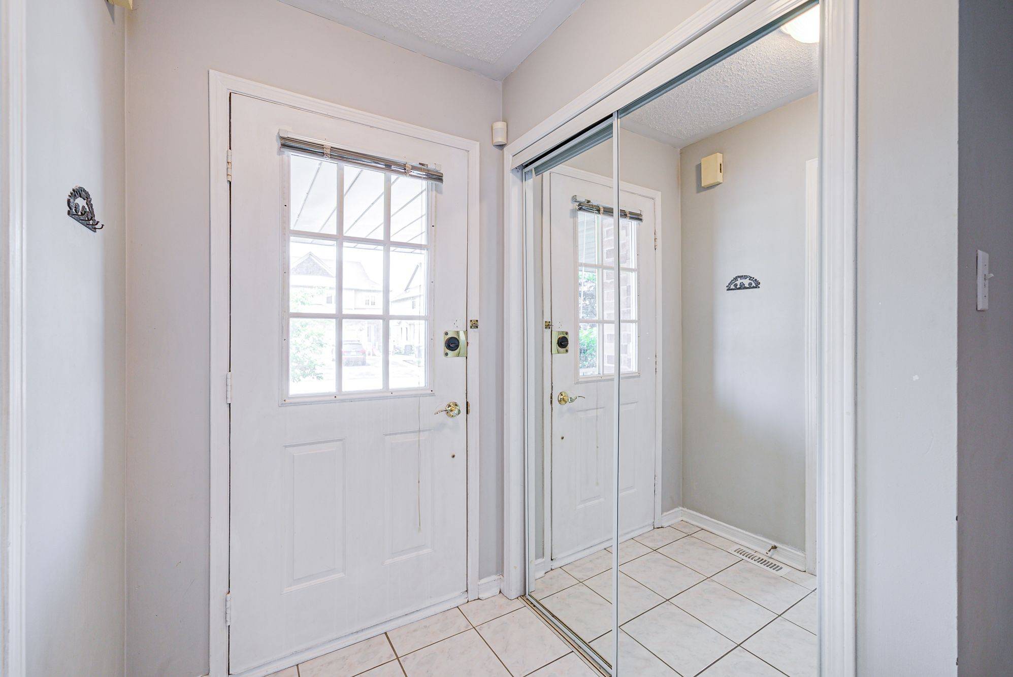 Mississauga, ON L5M 6C6,5322 Bushelgrove CIR