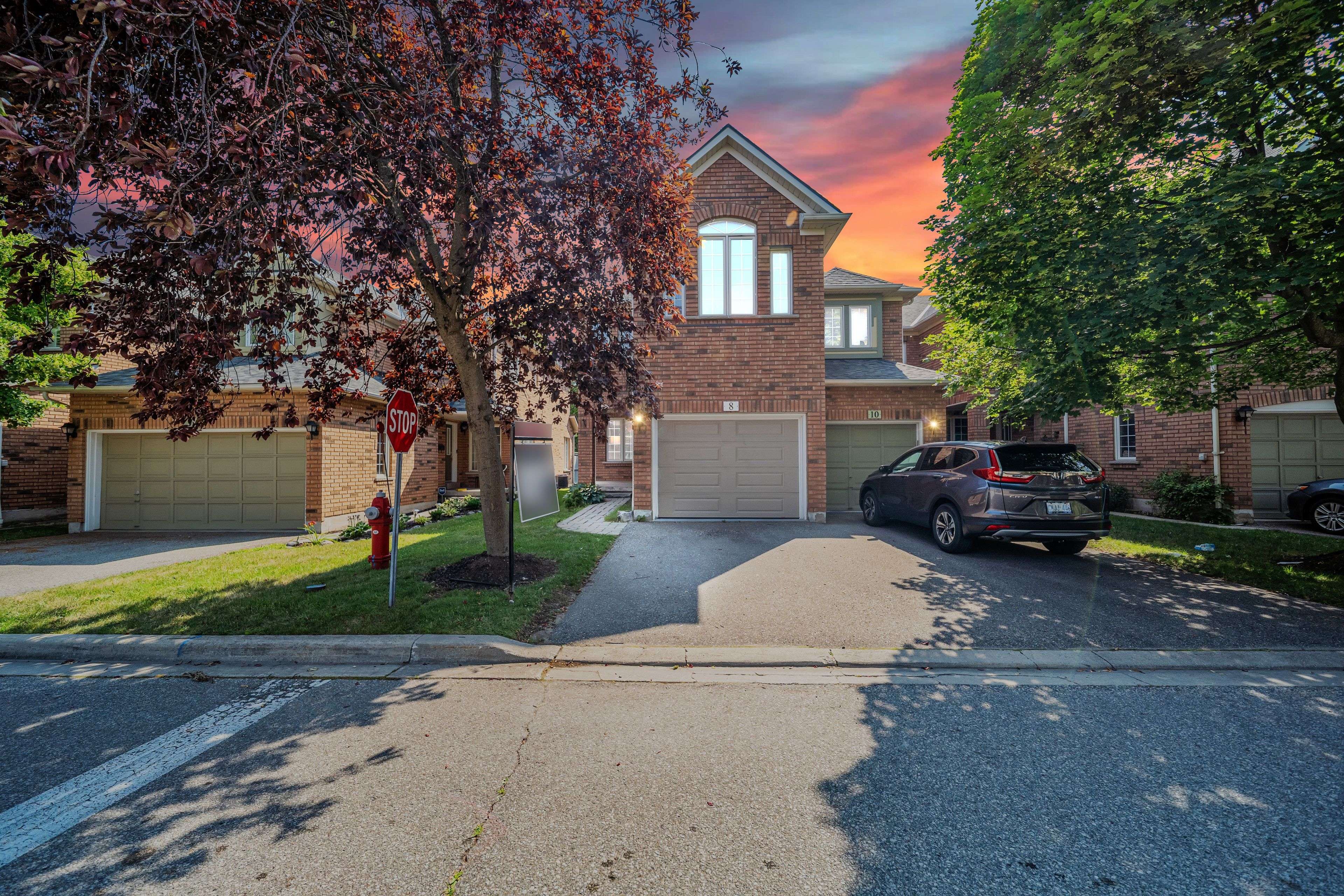 2665 Thomas ST #8, Mississauga, ON L5M 6G4