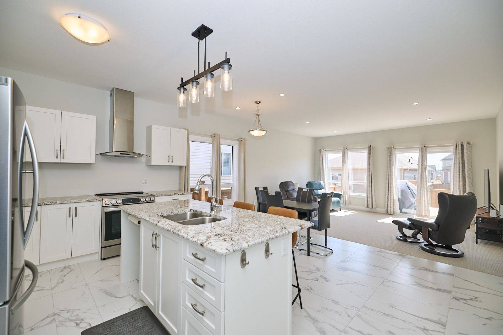 Fort Erie, ON L2A 0E9,891 Burwell ST