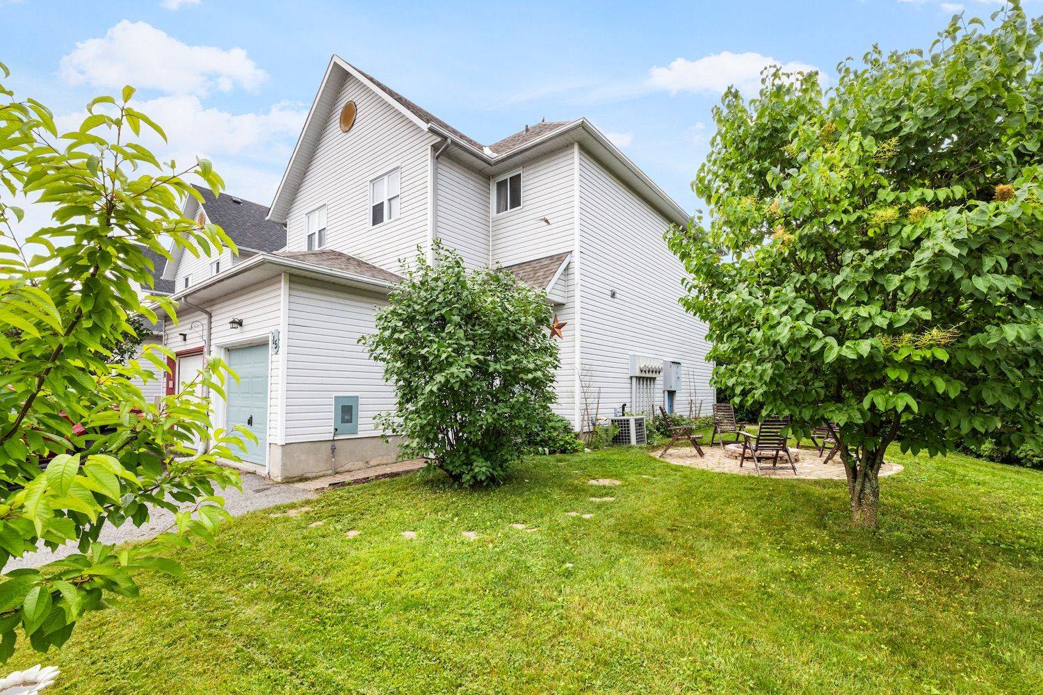 Carleton Place, ON K7C 4R1,240 Mississippi CT #15