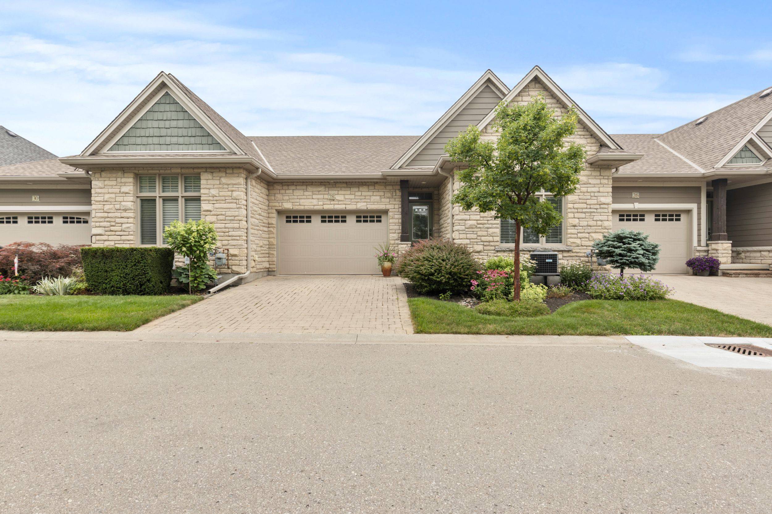Niagara-on-the-lake, ON L0S 1P0,28 HILLSIDE DR