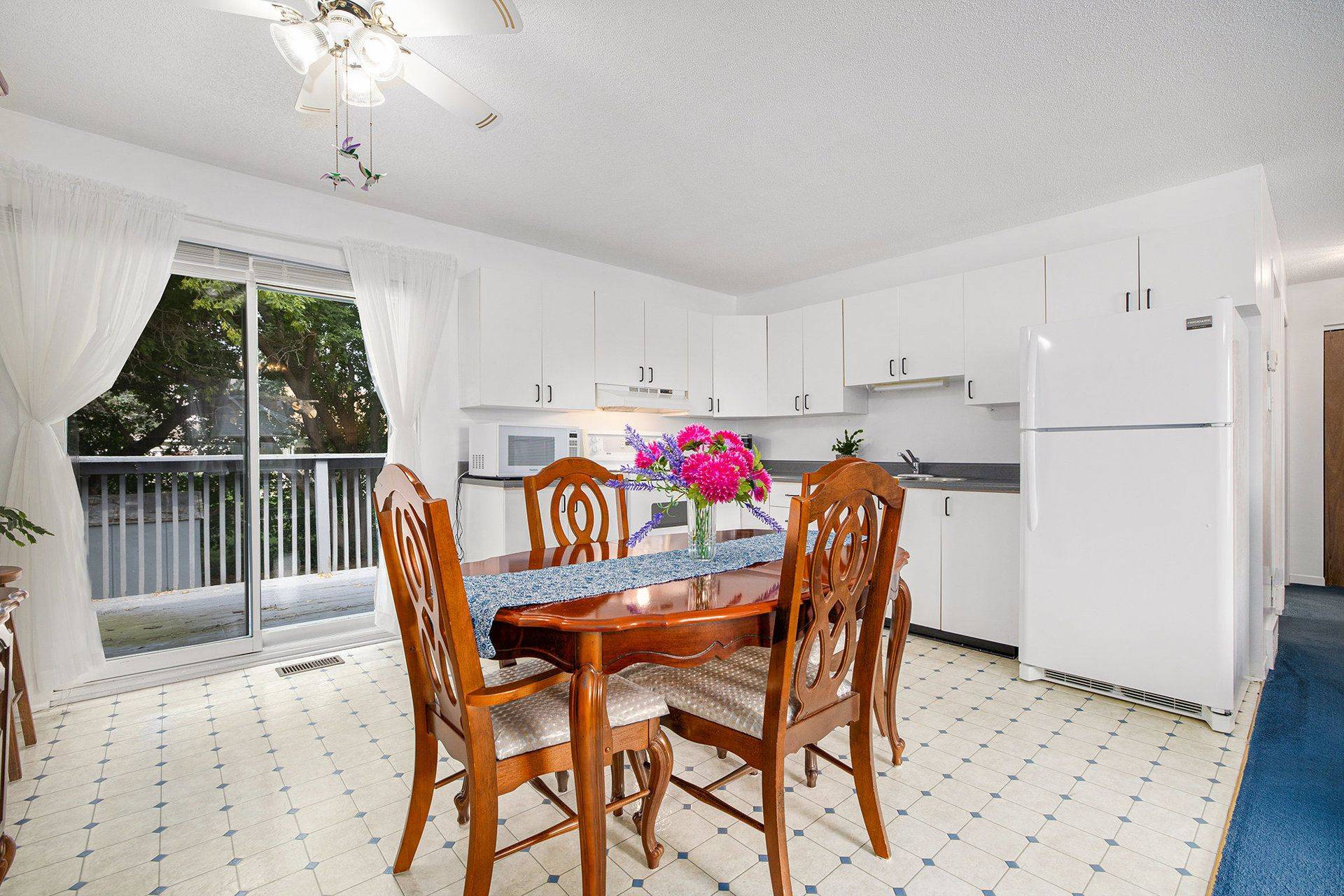 Arnprior, ON K7S 2X3,99 Edward ST S