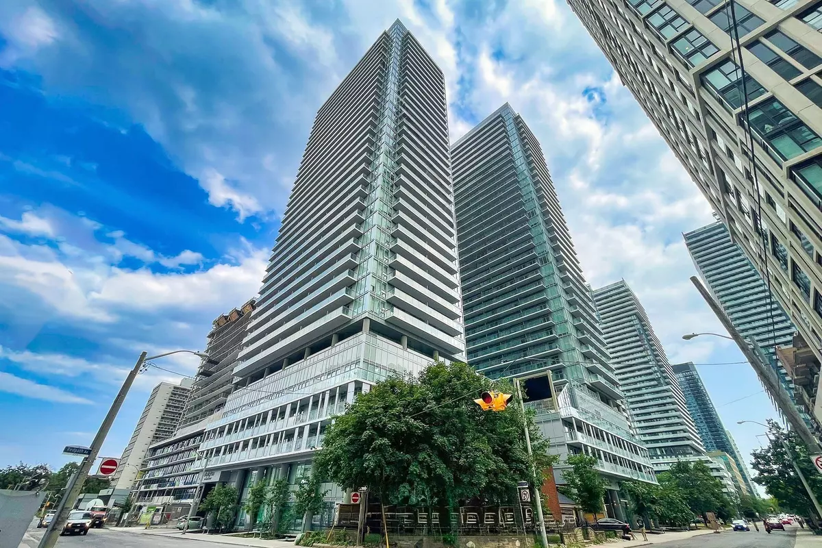 Toronto C10, ON M4P 0E4,195 Redpath AVE #1912