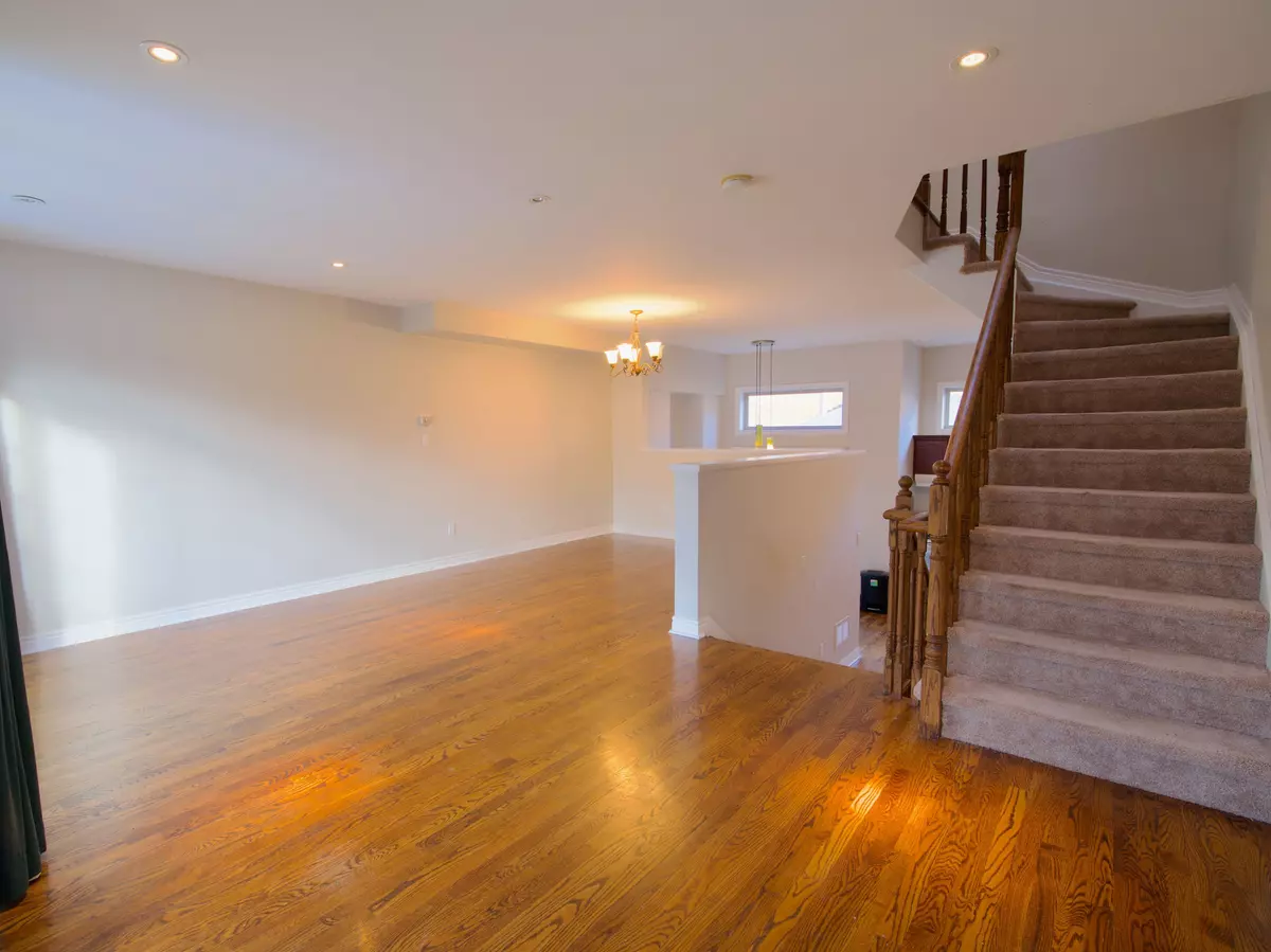 Toronto E08, ON M1E 1N8,70 Guildwood Pkwy #7