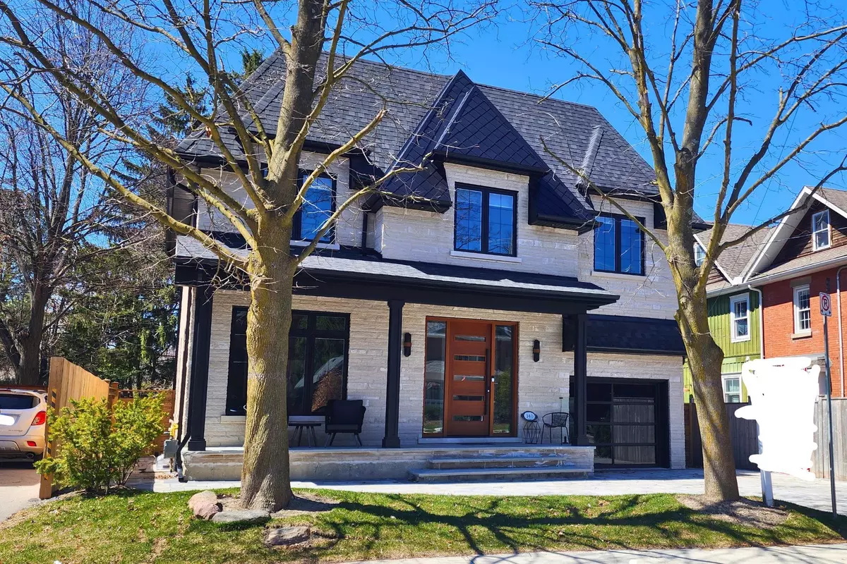Aurora, ON L4G 2R4,140 Temperance ST